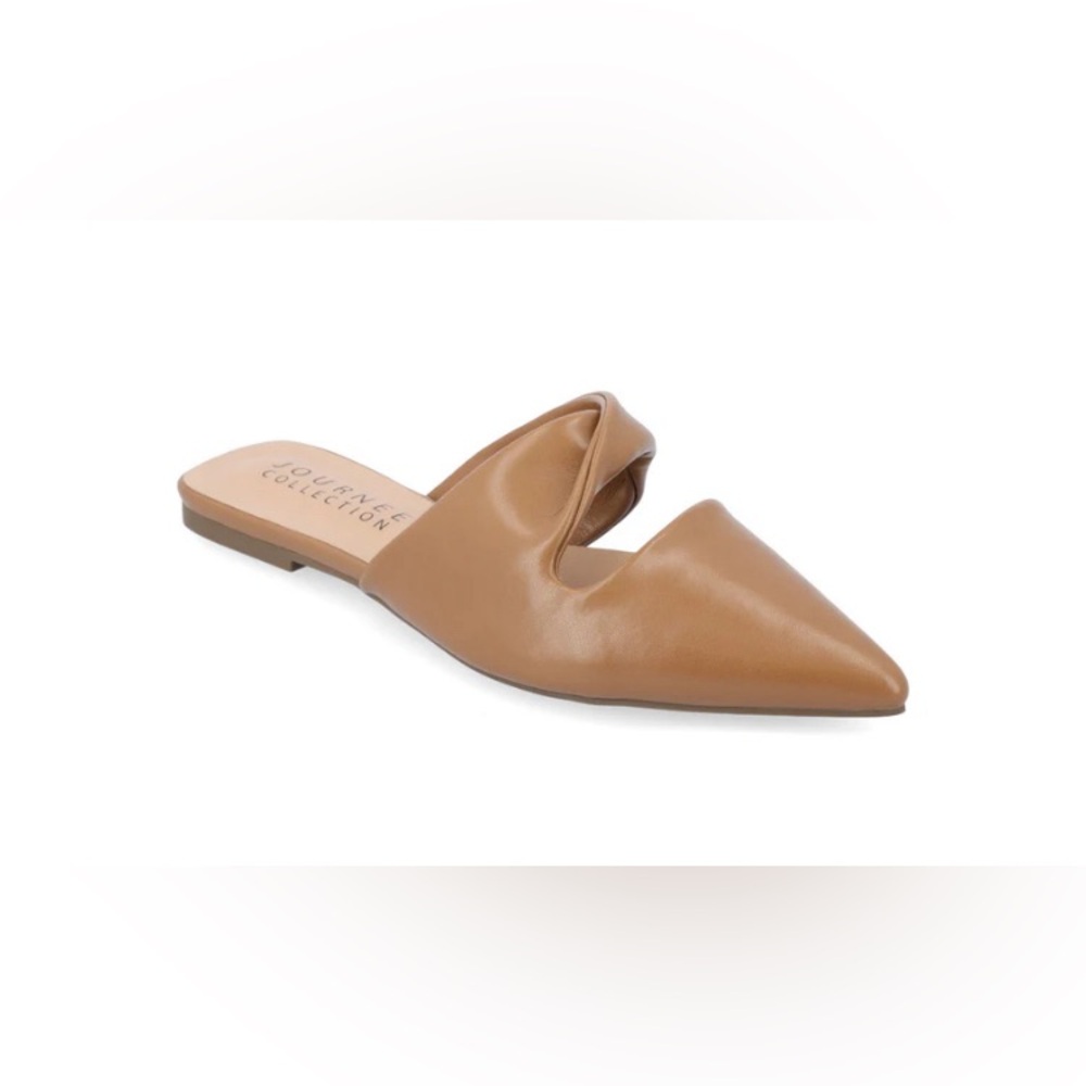 NEW – Journee Collection “Enniss” Slip-On Flats Size 8 Tan
